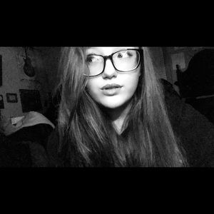 Meet your Posher, Abbie